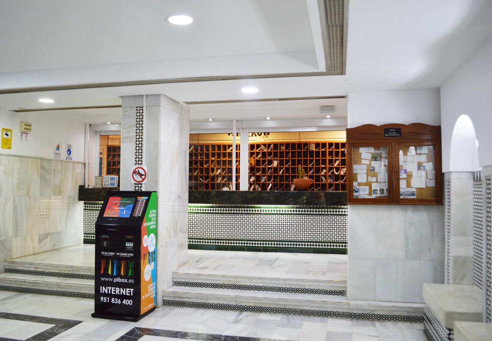 Apart With Swimming Pool Open All Year 贝纳尔马德纳 外观 照片