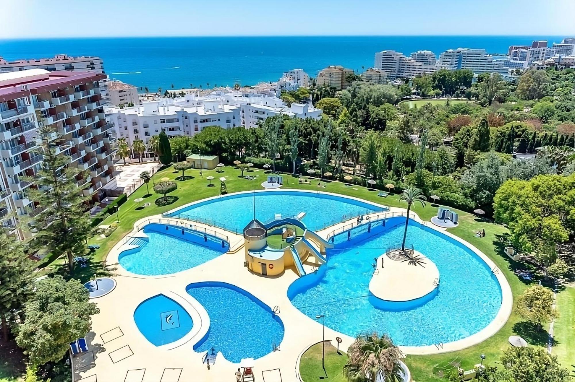 Apart With Swimming Pool Open All Year 贝纳尔马德纳 外观 照片